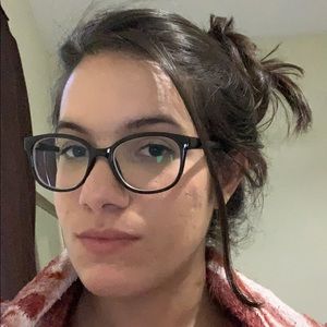 Meet your Posher, Charis